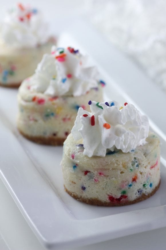 Mini Funfetti Cheesecake | CatchMyParty.com Mini Funfetti Cheesecake | CatchMyParty.com