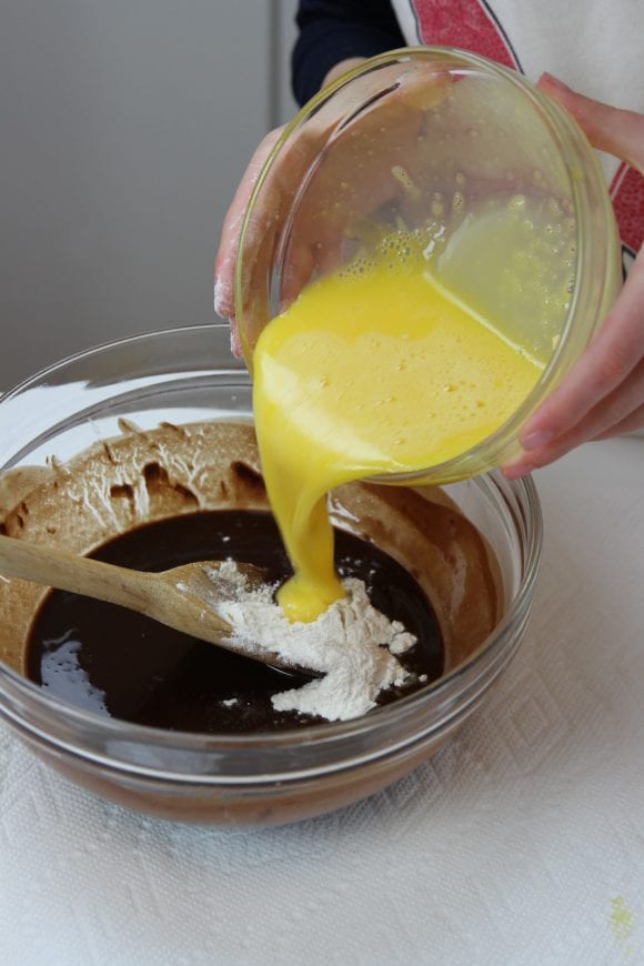 Making Chocolate Lava Cake | CatchMyParty.com Making Chocolate Lava Cake | CatchMyParty.com