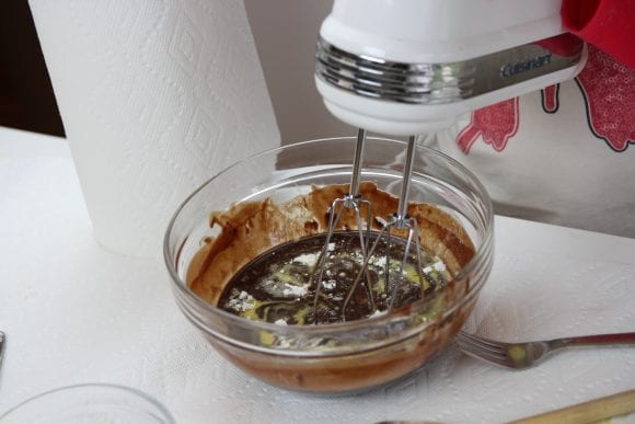 Making Chocolate Lava Cake | CatchMyParty.com Making Chocolate Lava Cake | CatchMyParty.com