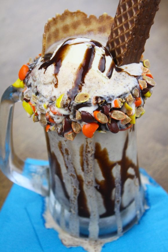 Delicious Peanut Butter Milkshake | CatchMyParty.com