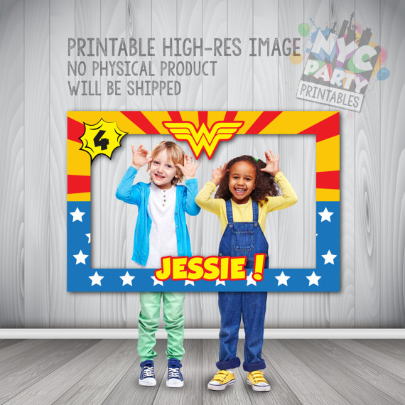 Wonder Woman Photo Booth Props | CatchMyParty.com Wonder Woman Photo Booth Props | CatchMyParty.com