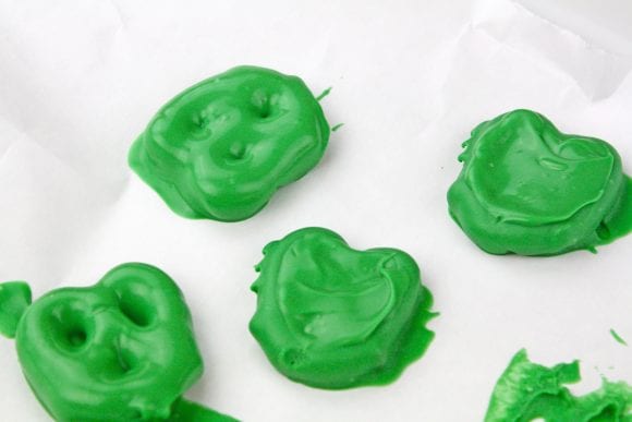 Frankenstein Pretzels | CatchMyParty.com