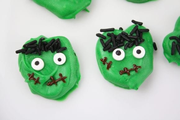 Frankenstein Pretzels | CatchMyParty.com