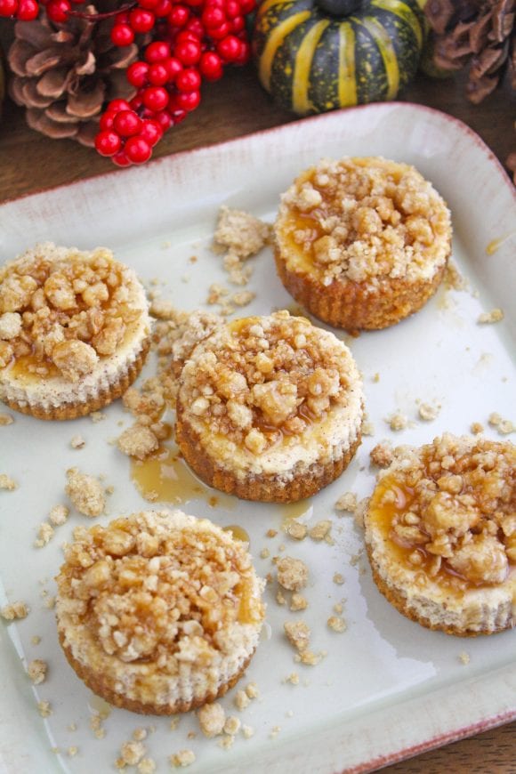 The caramel goes well with the apple pie | CatchMyParty.com