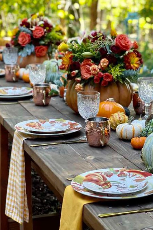 Rustic Friendsgiving Table Settings