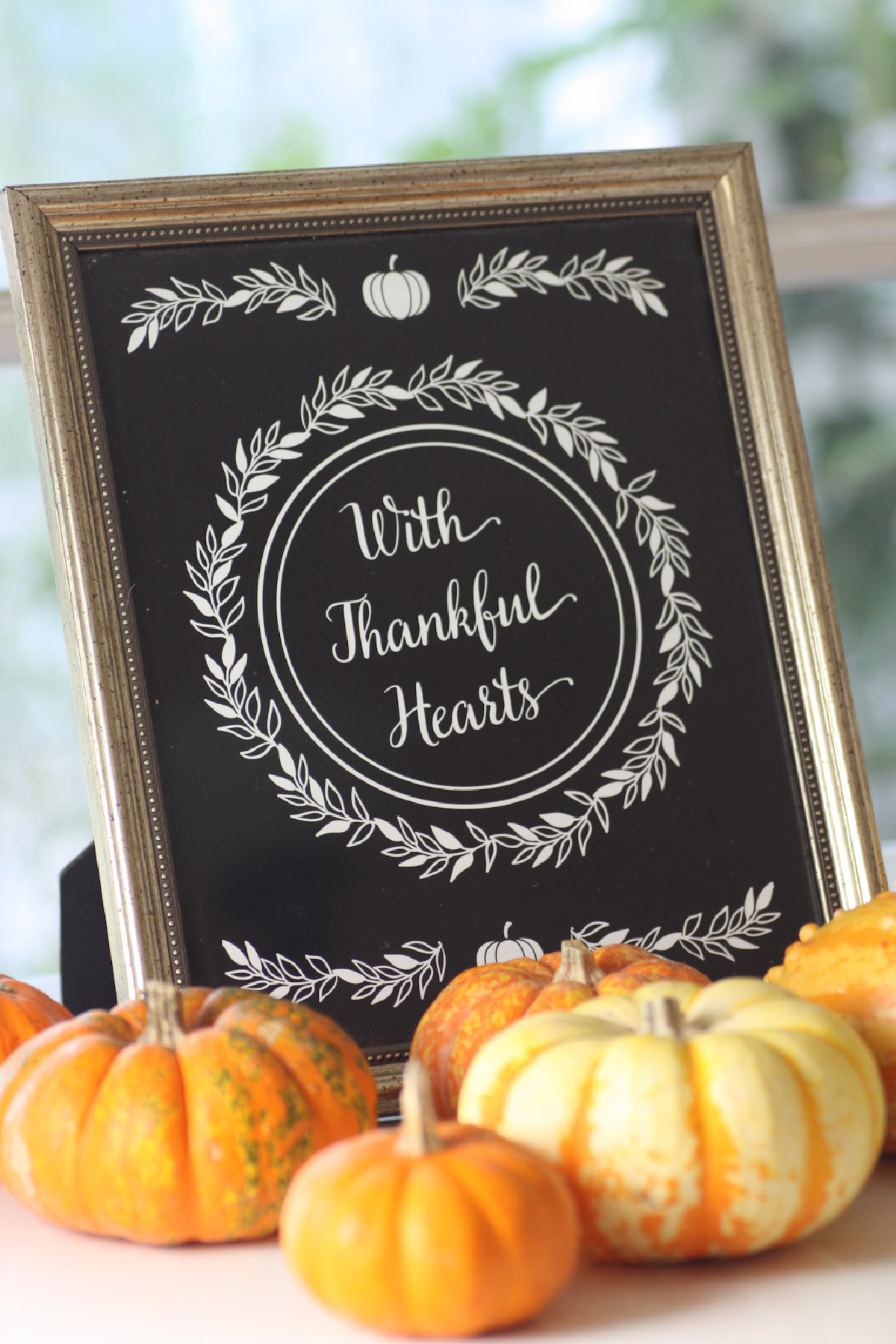 "With Thankful Hearts" Thanksgiving Sign | CatchMyParty.com Free Printable With Thankful Hearts Thanksgiving Sign and Cards