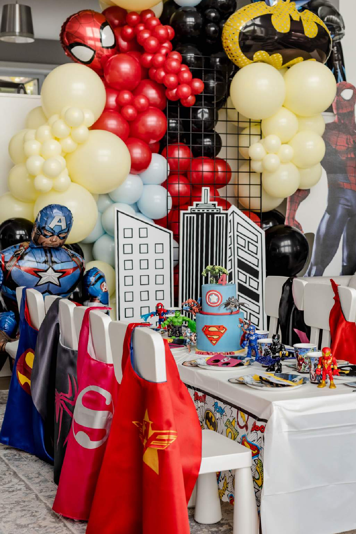 Superhero birthday party | CatchMyParty.com Superhero birthday party