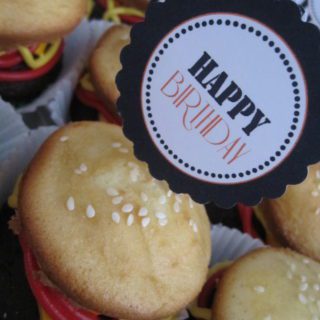 Hamburger-cupcake-1-320x320