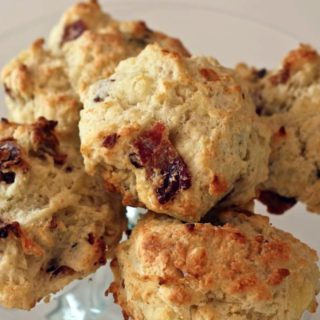 Bacon-cheddar-biscuits-2-320x320