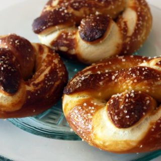 Soft-pretzels-92a-320x320