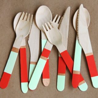 Color-block-wooden-utensils1-600x399-320x320
