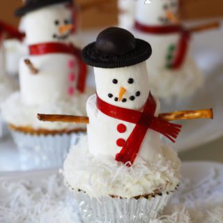 Mashmallow-snowman-cupcake-diy-1-2-title2jpg-320x320