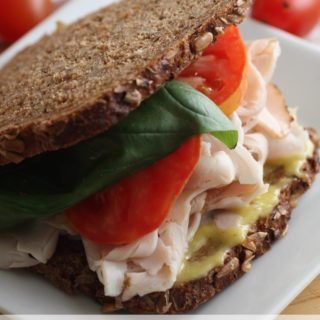 Lemon-garlic-provençal-aioli-recipe-title