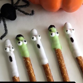 Halloween-white-chocolate-pretzel-craft-title-320x320
