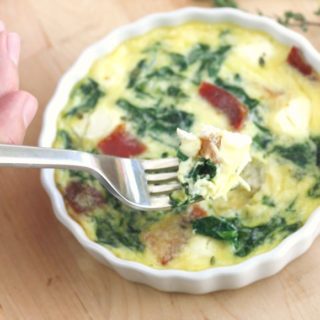 Crustless-lo-carb-paleo-bacon-quiche-recipe-a-320x320