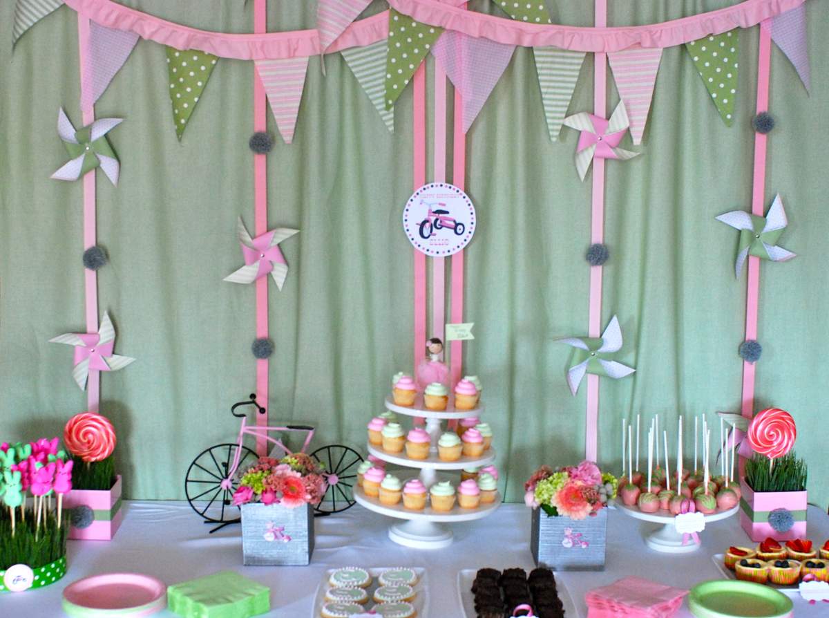Pink tricycle Dessert party - Pink