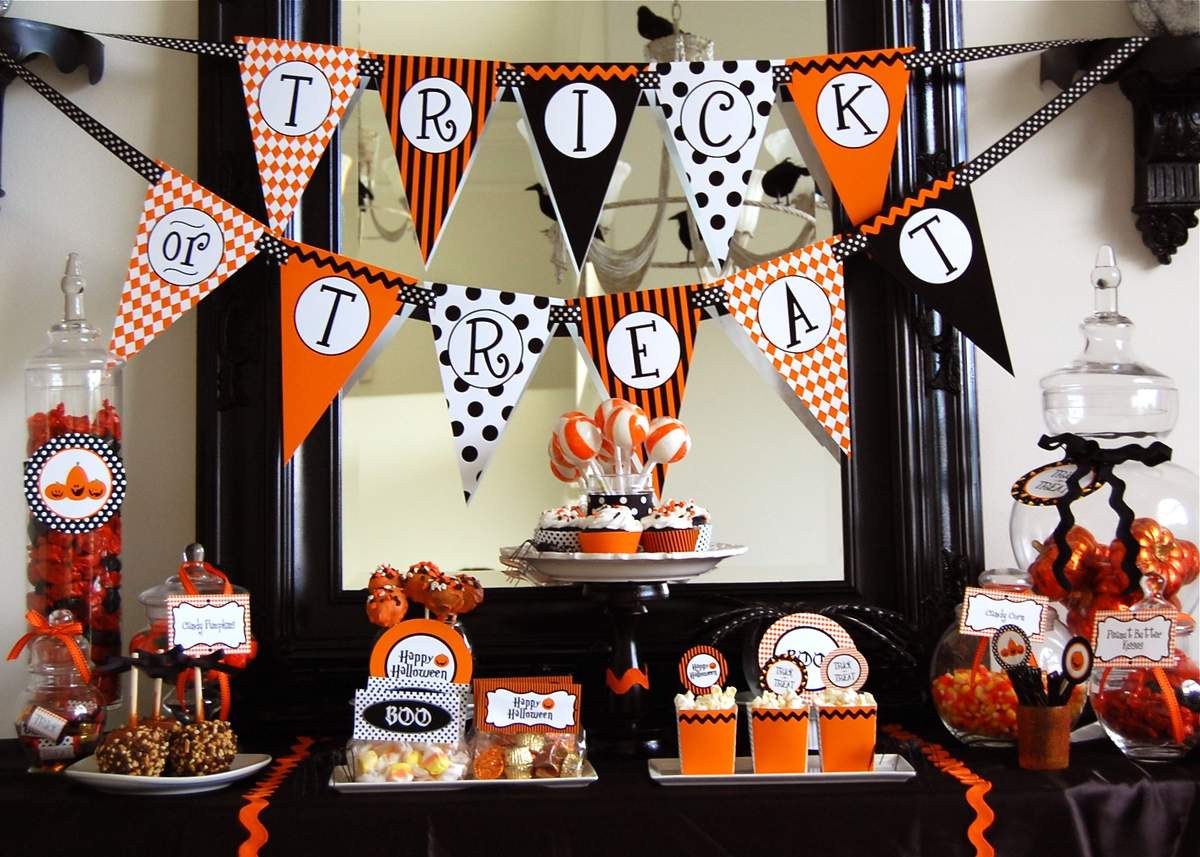 Halloween Trick or Treat Tablescape - None