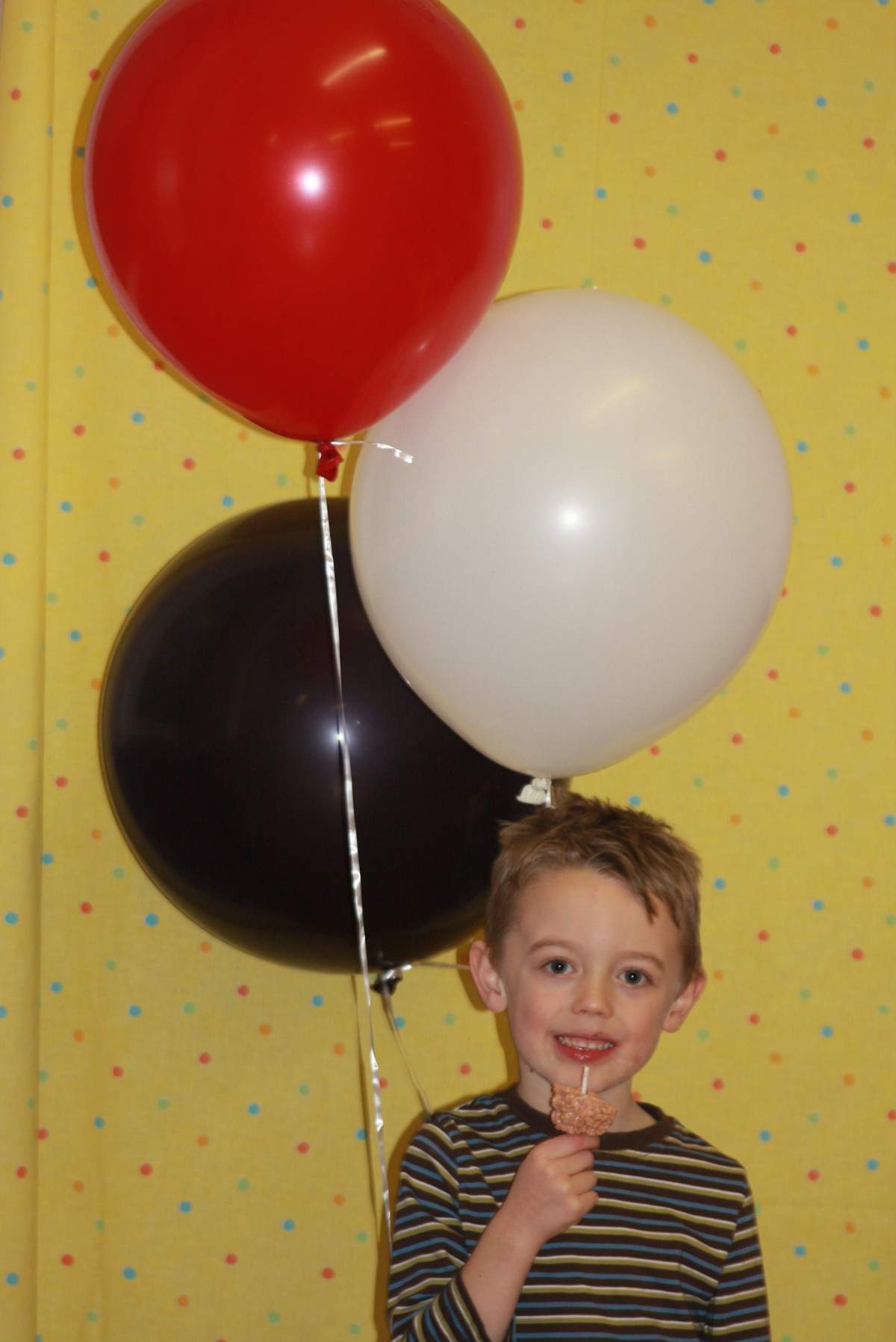 Lollipops, Sweets & Buttons! Birthday Party Ideas Photo 1 of 43