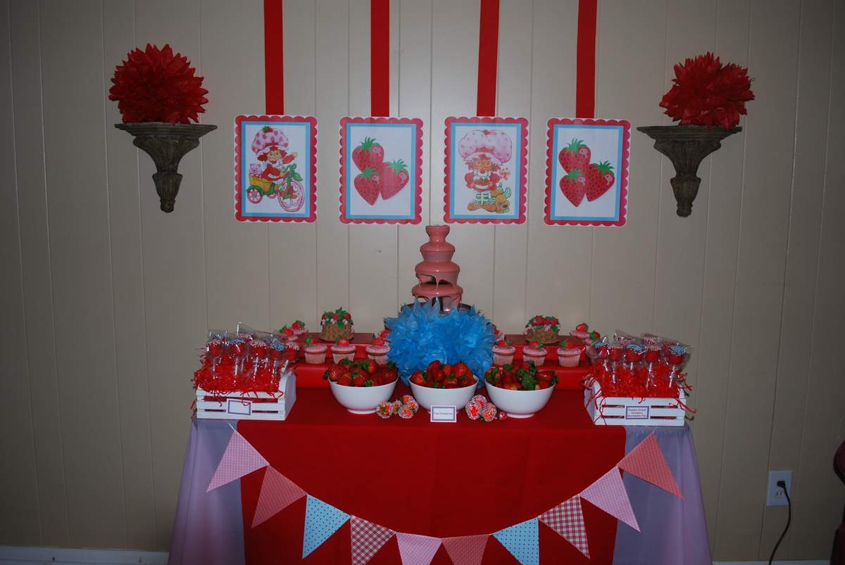 Sofia's Strawberry Shortcake - Strawberry Shortcake and Strawberries