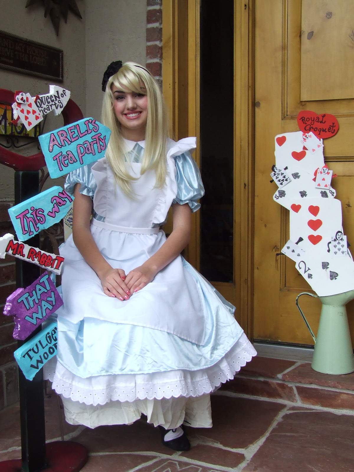  TEA PARTY - Alice in Wonderland