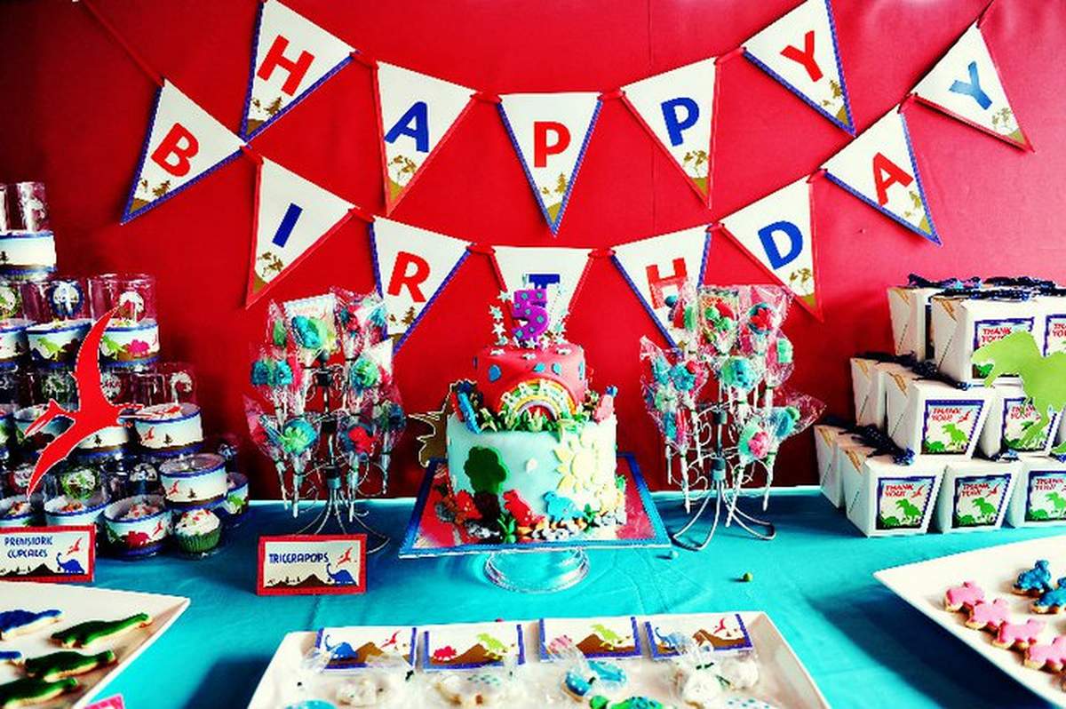 Raka's fifth birthday - Dinosaurus