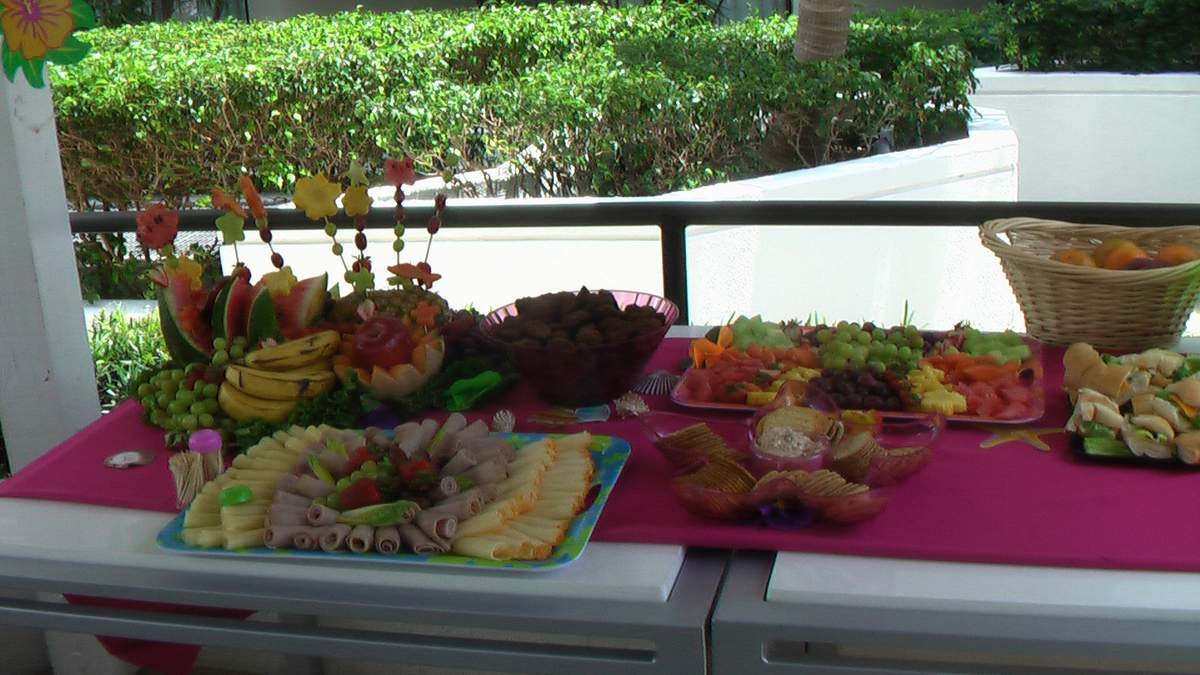 Stacy's  8th Birthday!  - hawaiian party