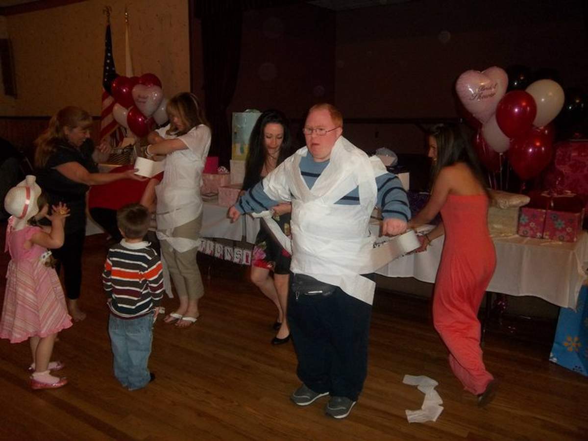 Black, White and Hot Pink Bridal/Wedding Shower Party Ideas Photo 4