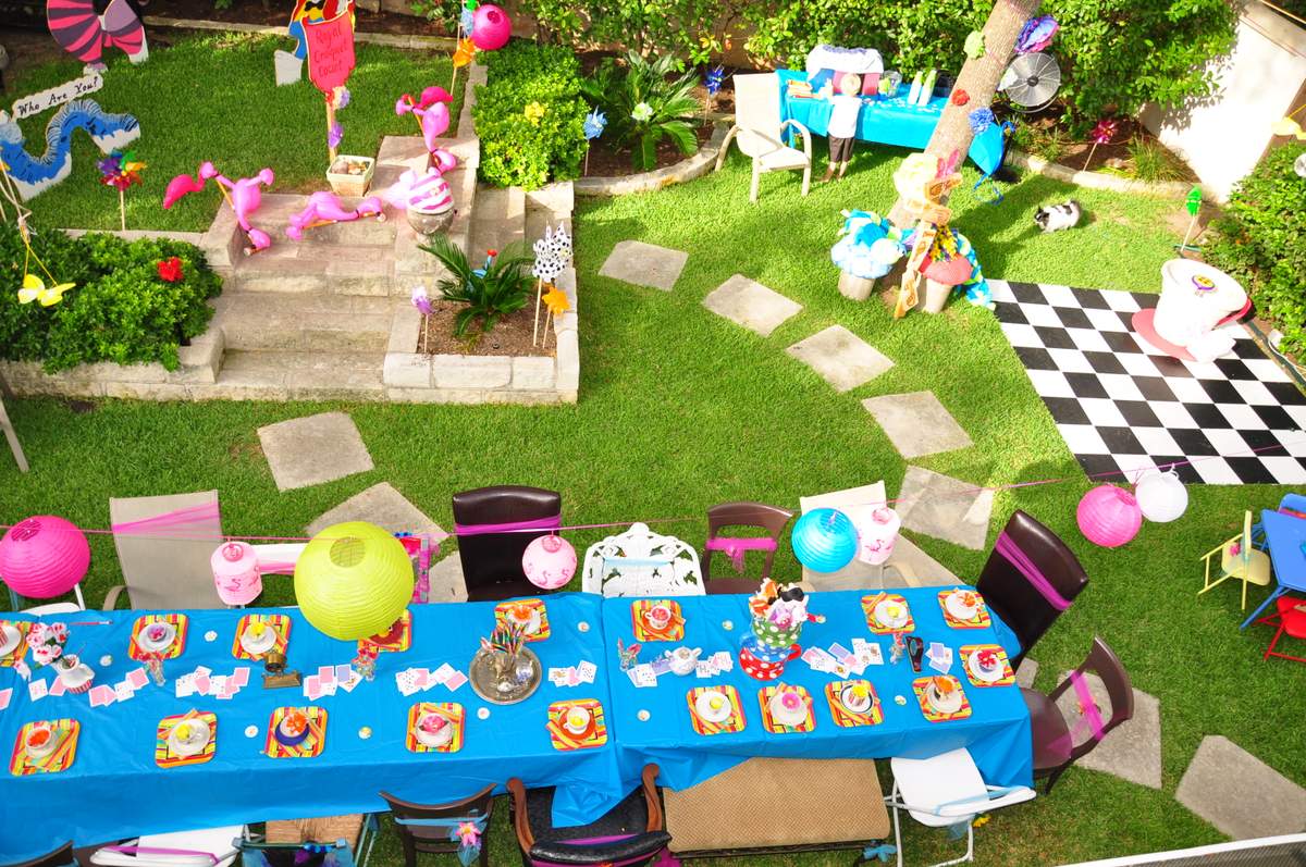 Mad Hatter's Tea Party - Mad Hatter/Alice in Wonderland