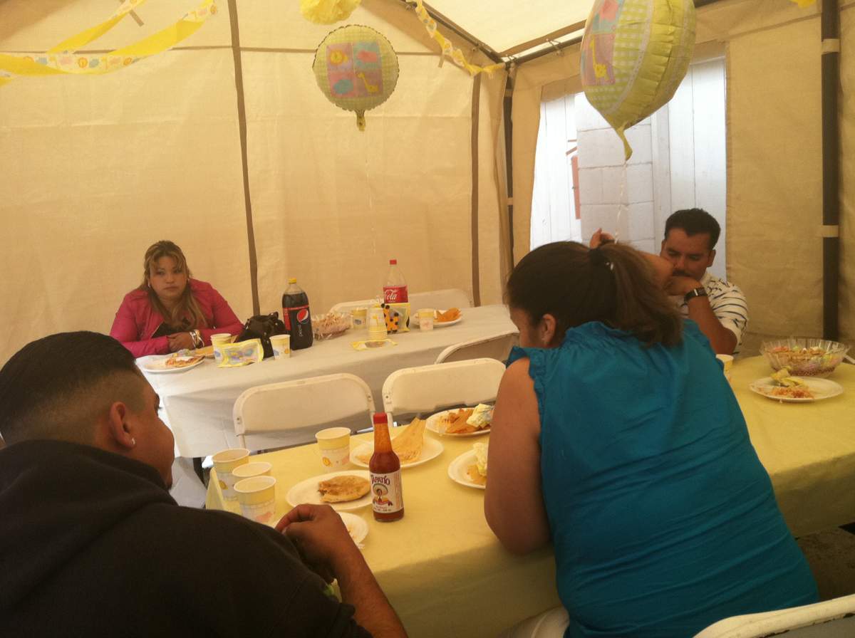 Surprise Baby Shower - Giraffes