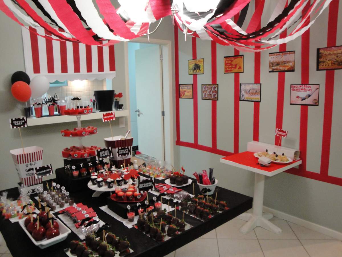 Kiks Circus - Circus/Carnival