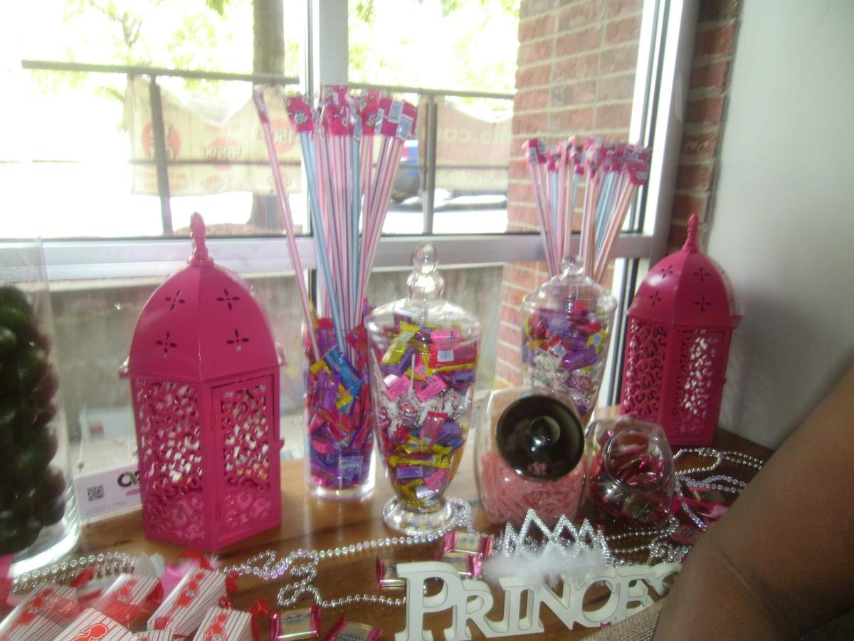 Red, Red Carpet, Hollywood, Golden Statue, Babywood Baby Shower Party