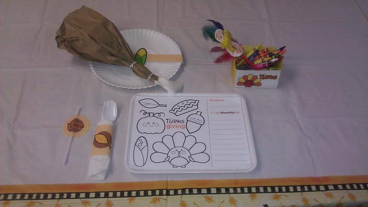 Thanksgiving placesetting for kids - Thanksgiving