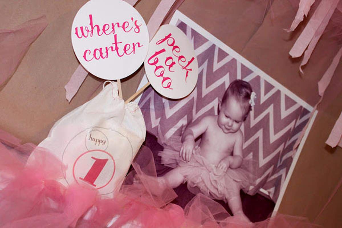 Peek-a-boo first birthday - Peek-a-boo