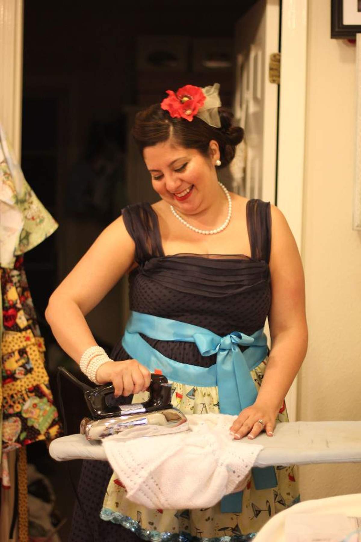 Jenny's Retro Bridal Shower - Retro Housewife