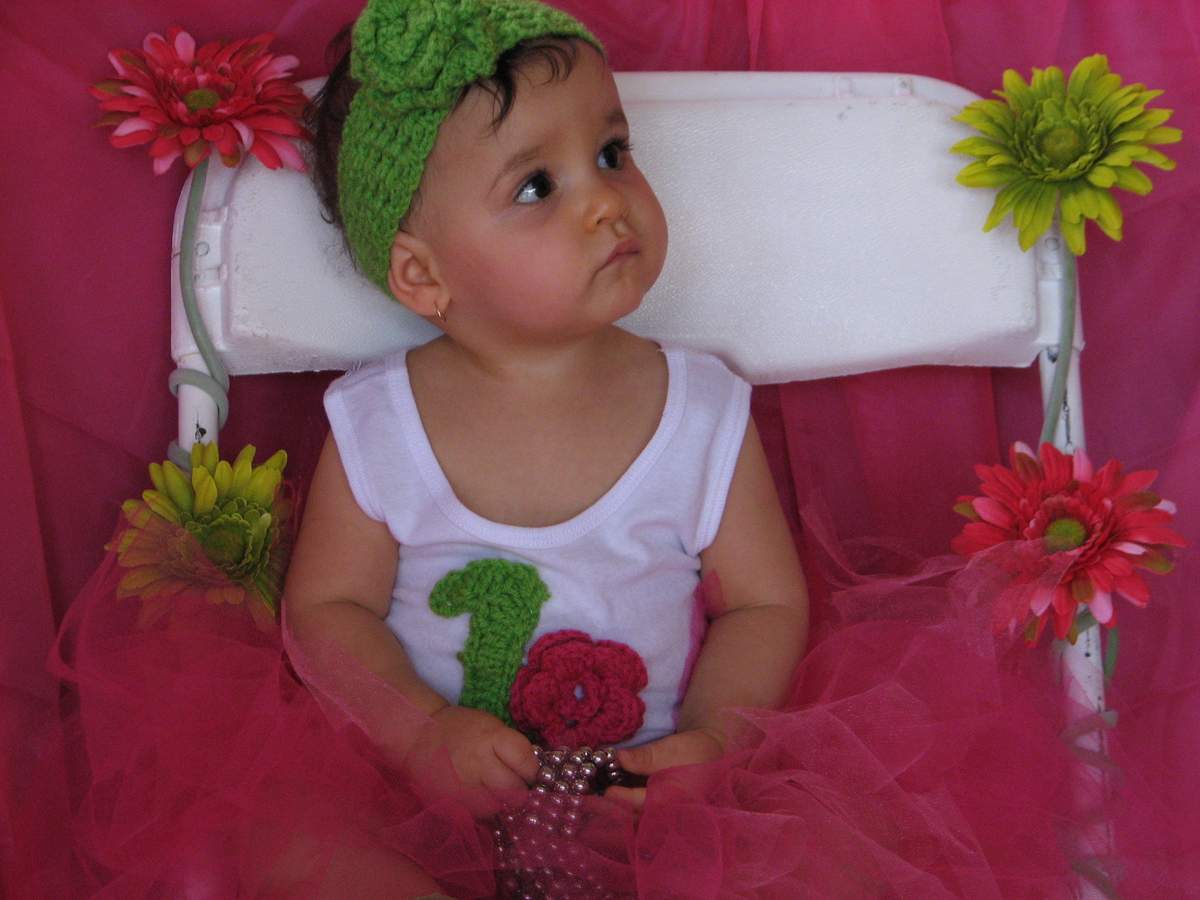 Roma's 1st birthday - Daisy Flower Birthday