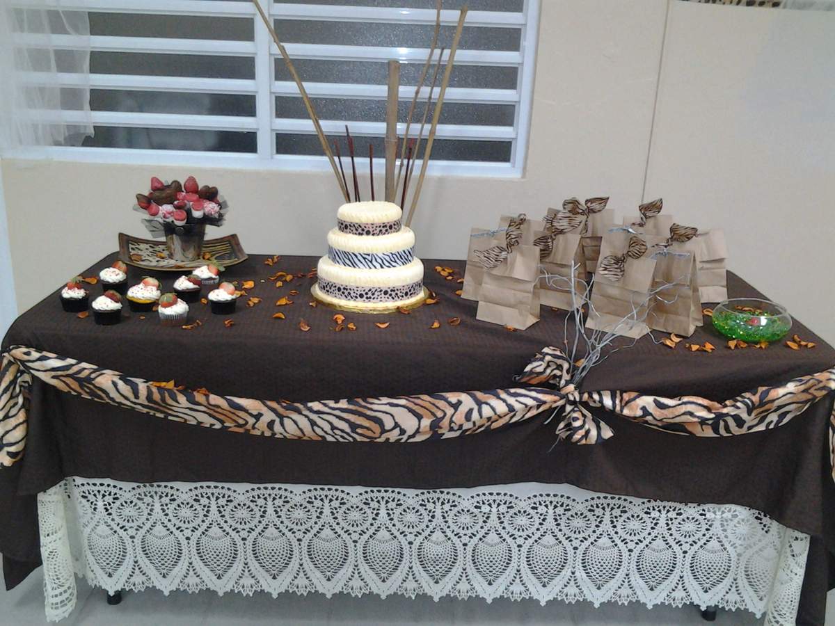 My Mom party 60 years... - Animal Print