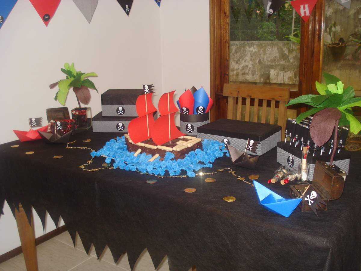 A 4 years old boy party - Pirate Birthday Boy
