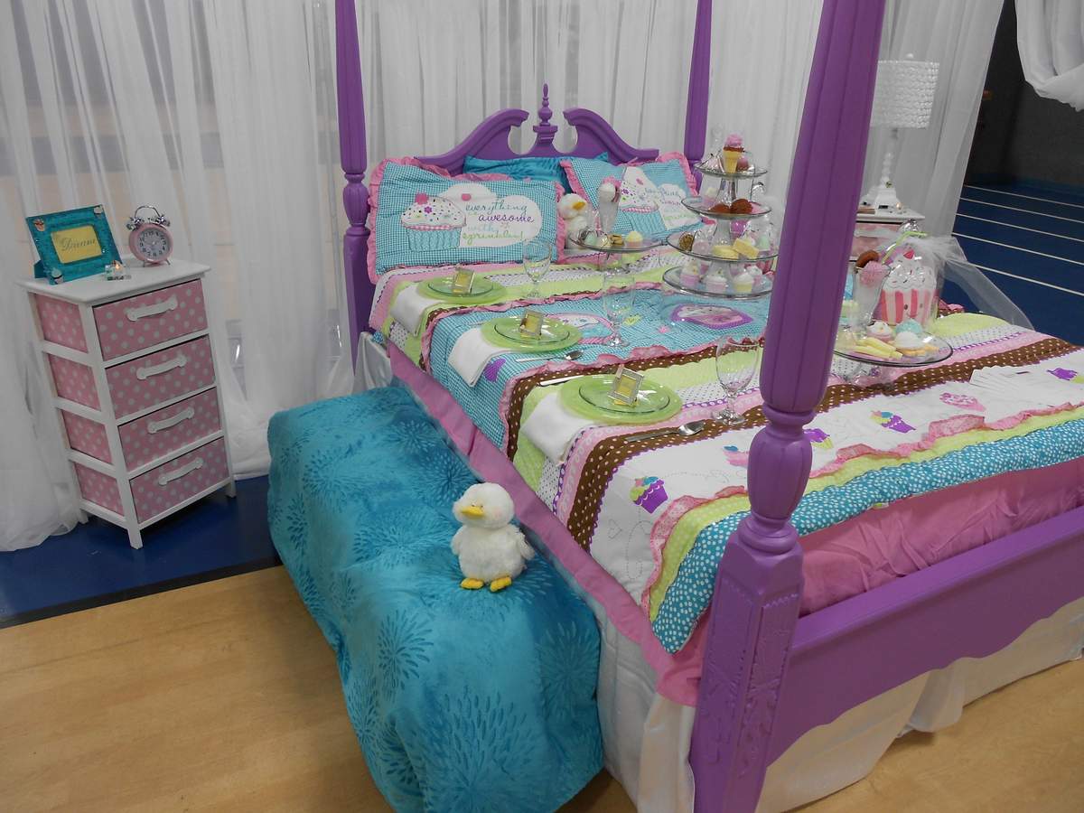 Sweet Dreams - Sweets and Sleepover