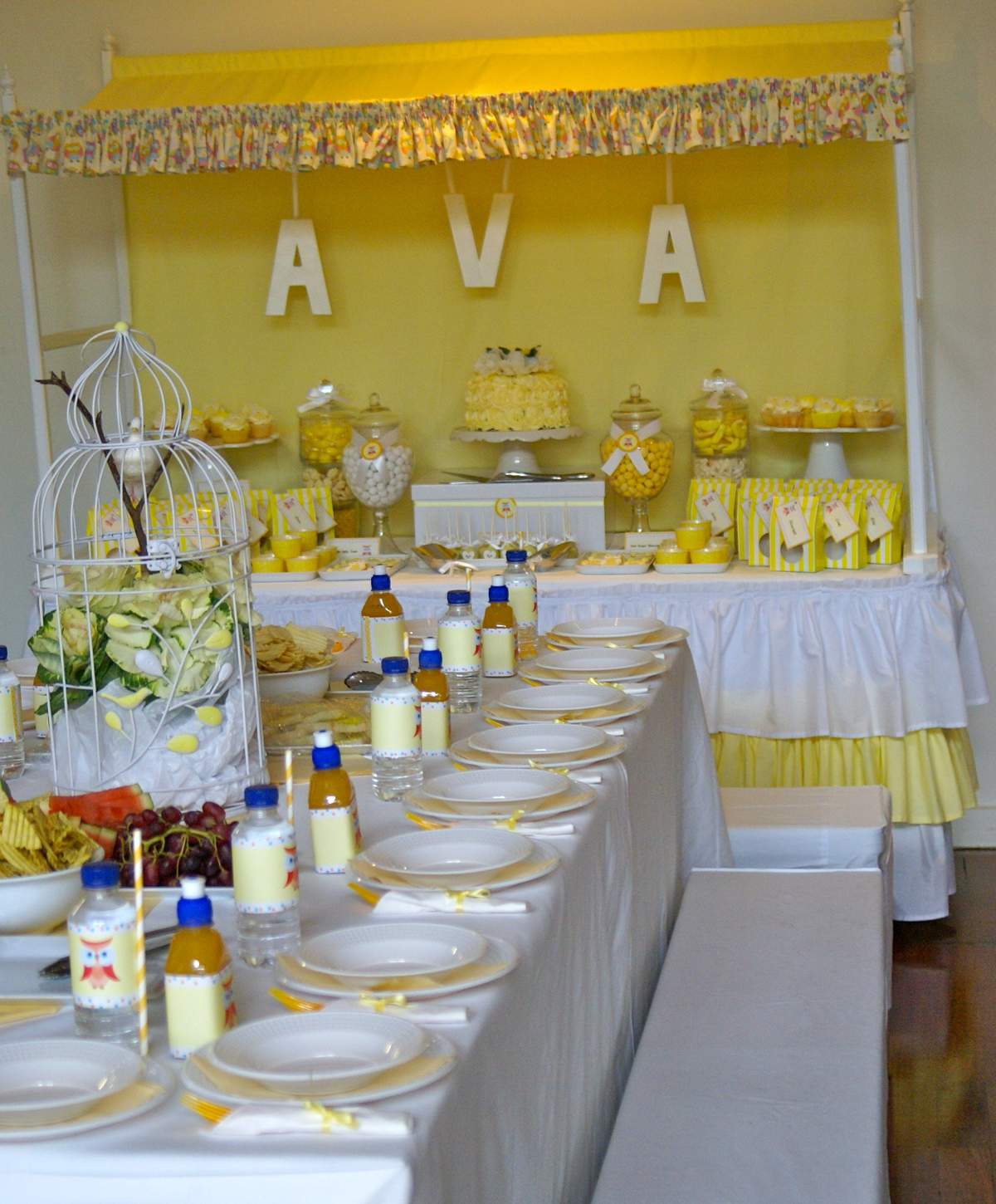 Yellow and White with a touch of Owl - A touch of Owl