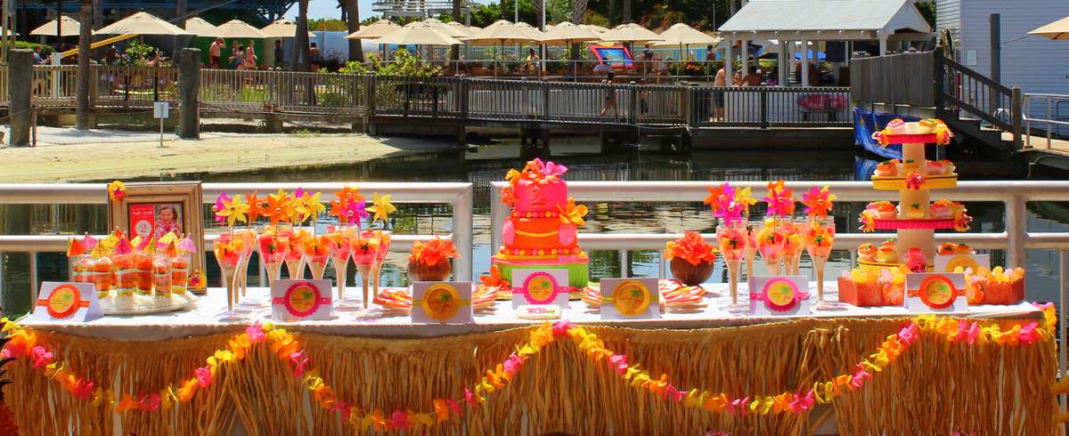 Wet'n Wild Luau - Hawaiian Luau