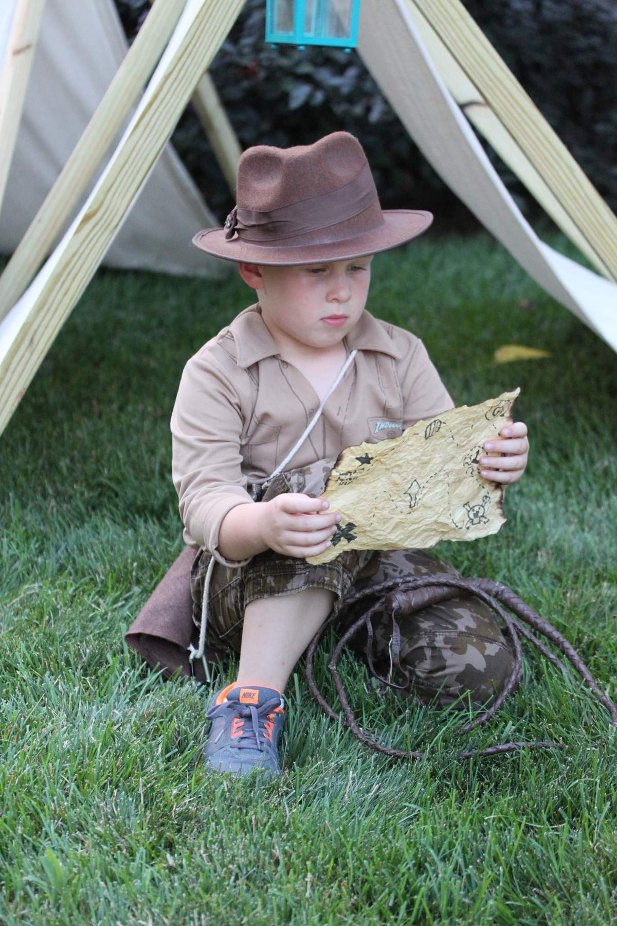 Indiana Jones/Archaeology party Birthday Party Ideas Photo 25 of 25
