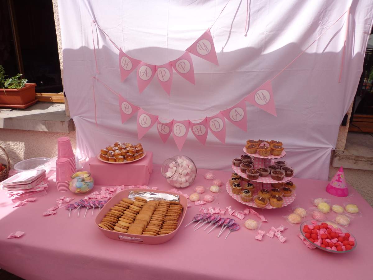 Tamia's 1st Birthday party - classic in white and pink