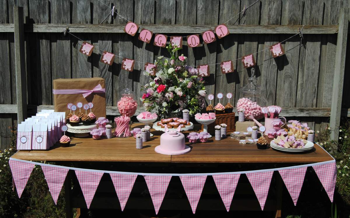 A Pignic Party - A Piggy Picnic - A 'Pignic'!