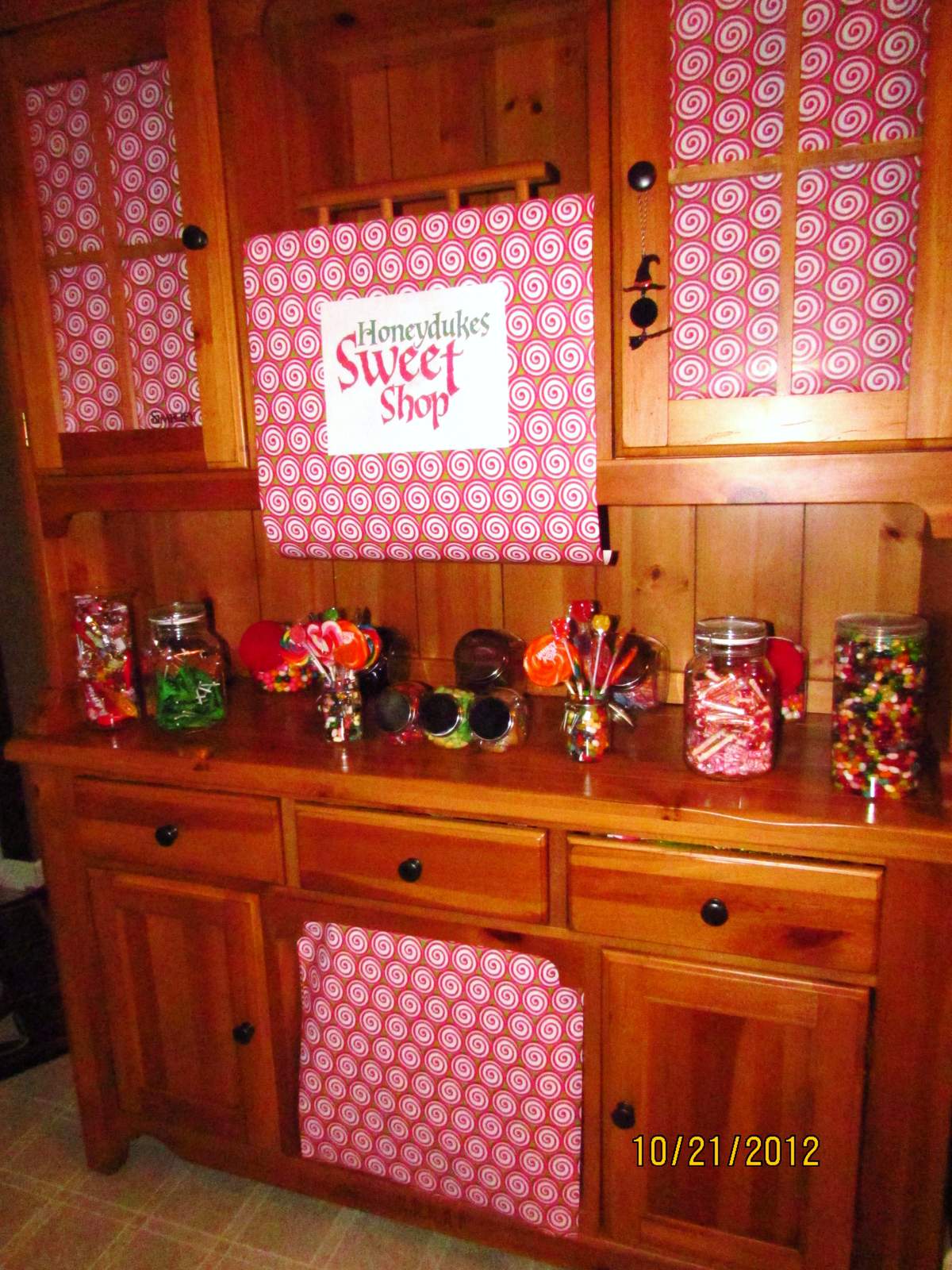 HOGWARTS / Harry Potter Halloween Party Ideas Photo 5 of 59 Catch