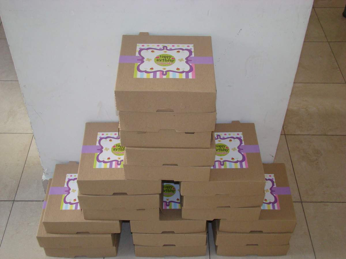 cupcake-decorating-party-birthday-party-ideas-photo-14-of-18-catch