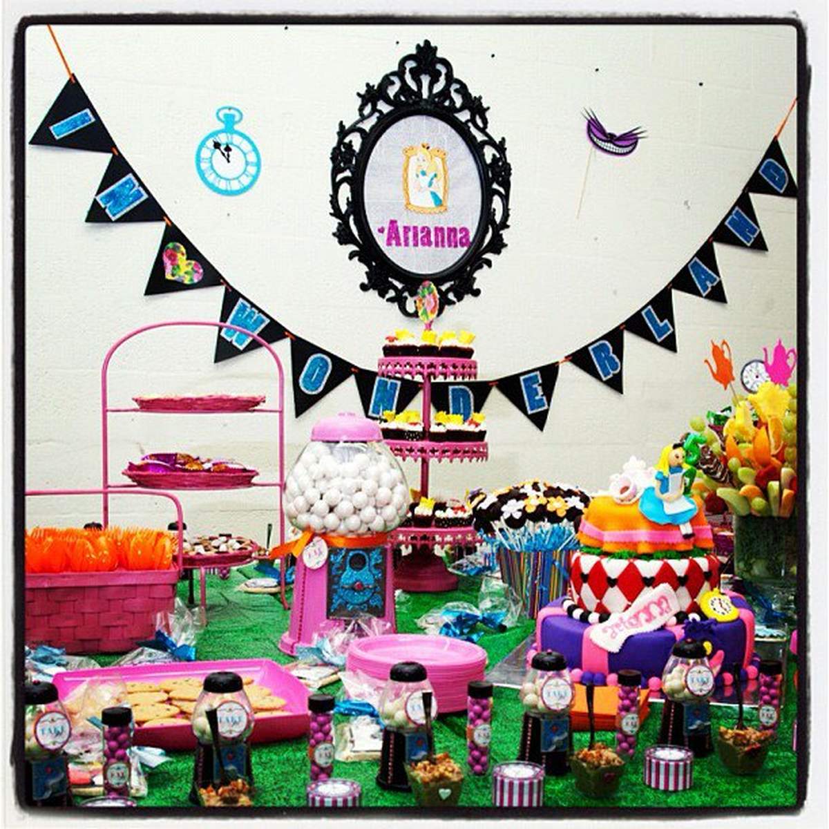 Arianna in Wonderland - Alice in Wonderland