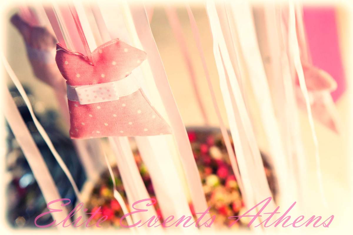 Baby Chic Baptism - Sweet Girl party - A pink & white... chic & sweet baby girl baptism