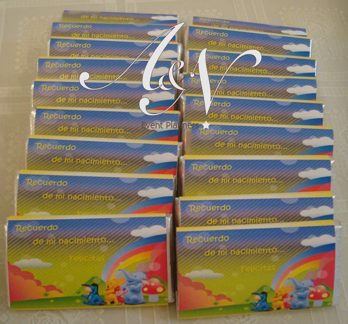 CAJA CON CHOCOLATES WINNIE POOH - CAJA CON CHOCOLATES WINNIE POOH