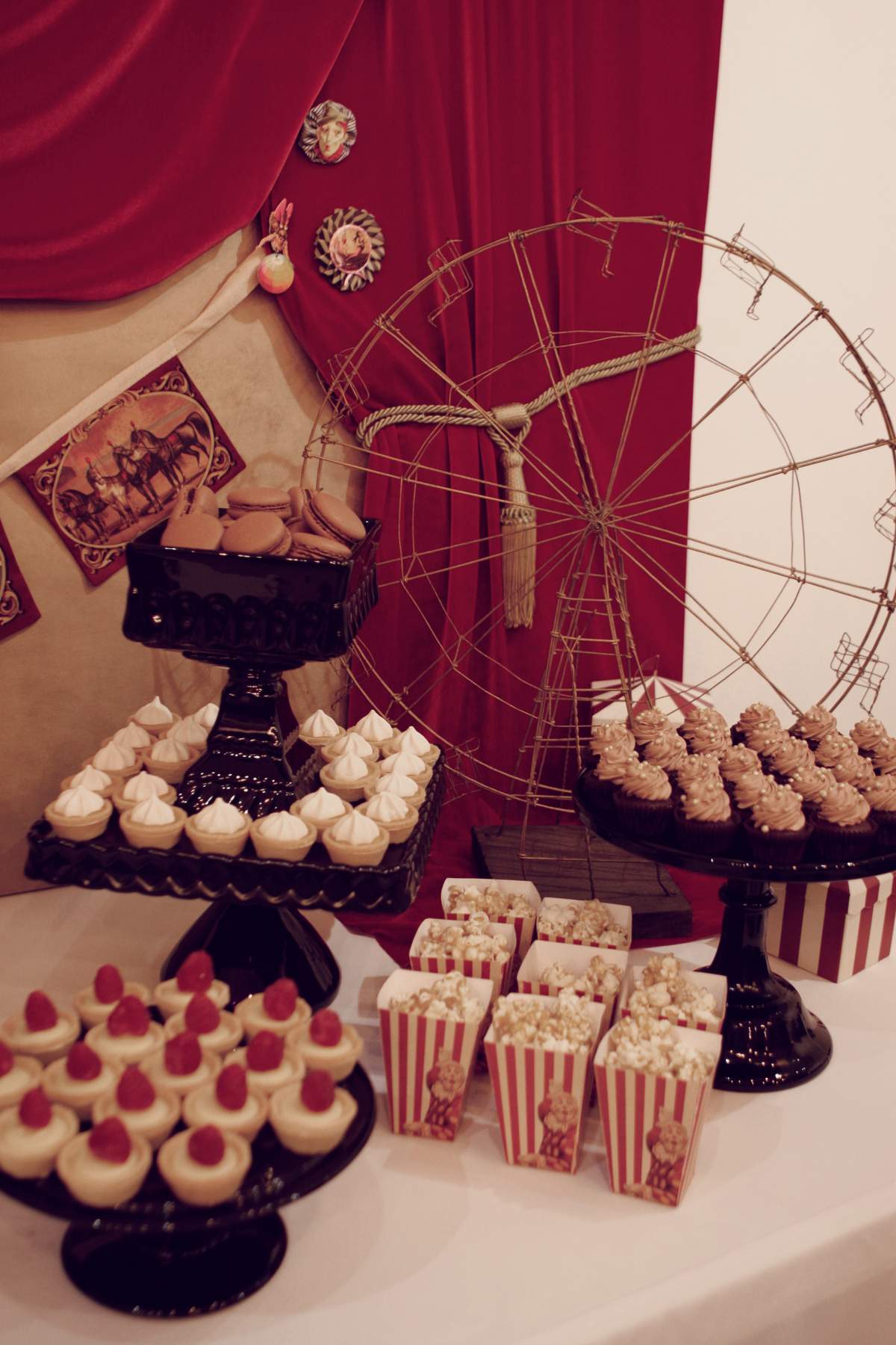 Vintage Circus Wedding - Vintage Circus