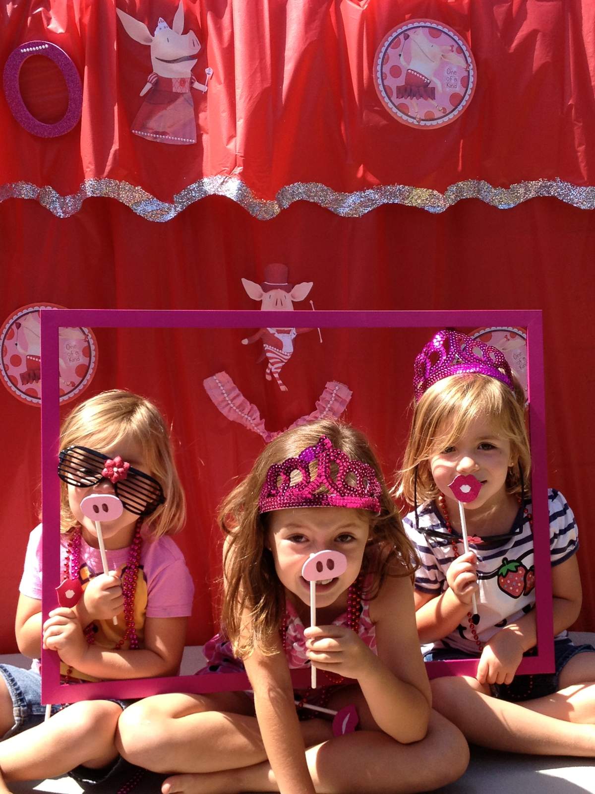 Ines & Ali's 4th birthday! - Olivia the Pig
